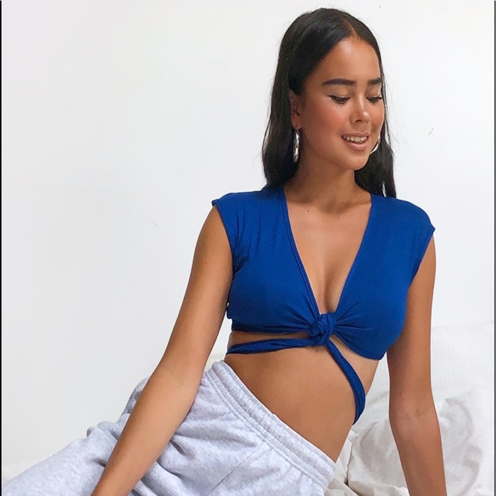 Prettylittlething Jersey Plunge Crop Top